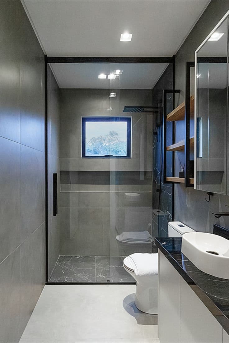 Banheiro Cinza Escuro com Cuba Branca e Bancada em Mármore — Prime Line Ambientes Planejados, Belo Horizonte
