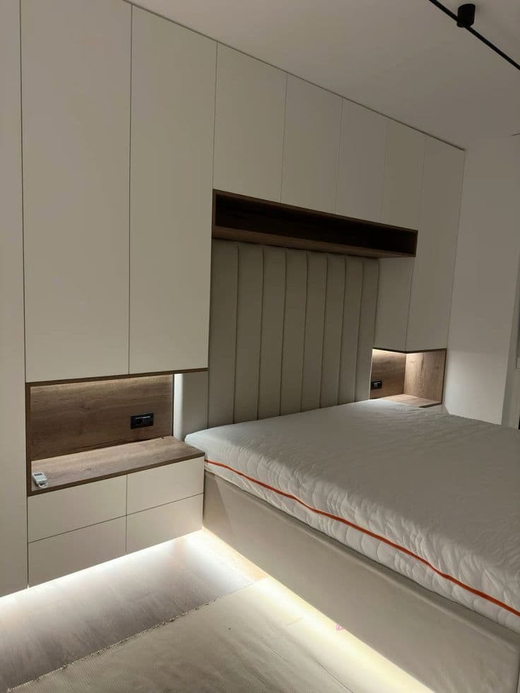 Dormitório com Guarda-roupa Superior Branco e Cabeceira Acolchoada — Prime Line Ambientes Planejados, Belo Horizonte